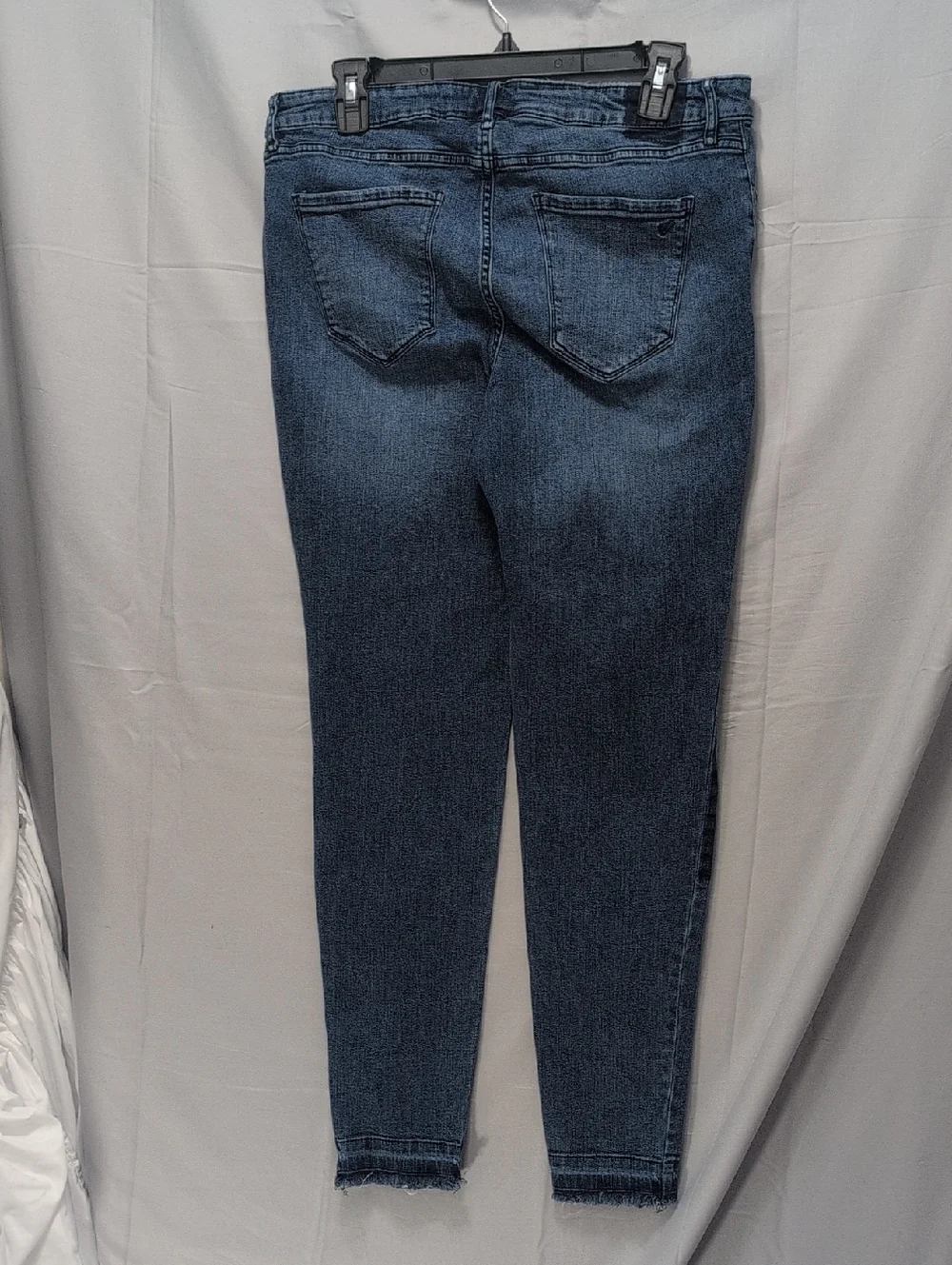 William Rast Jeans - Picture 4 of 5